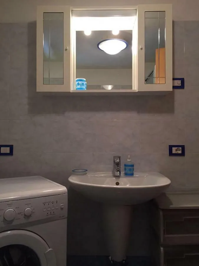 Apartment Appartamento Soldo Castelletto Di Brenzone Italien